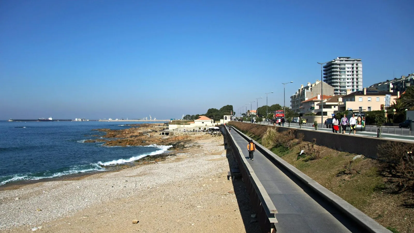 Aquário, Porto, Portugal - Blue Flag beach