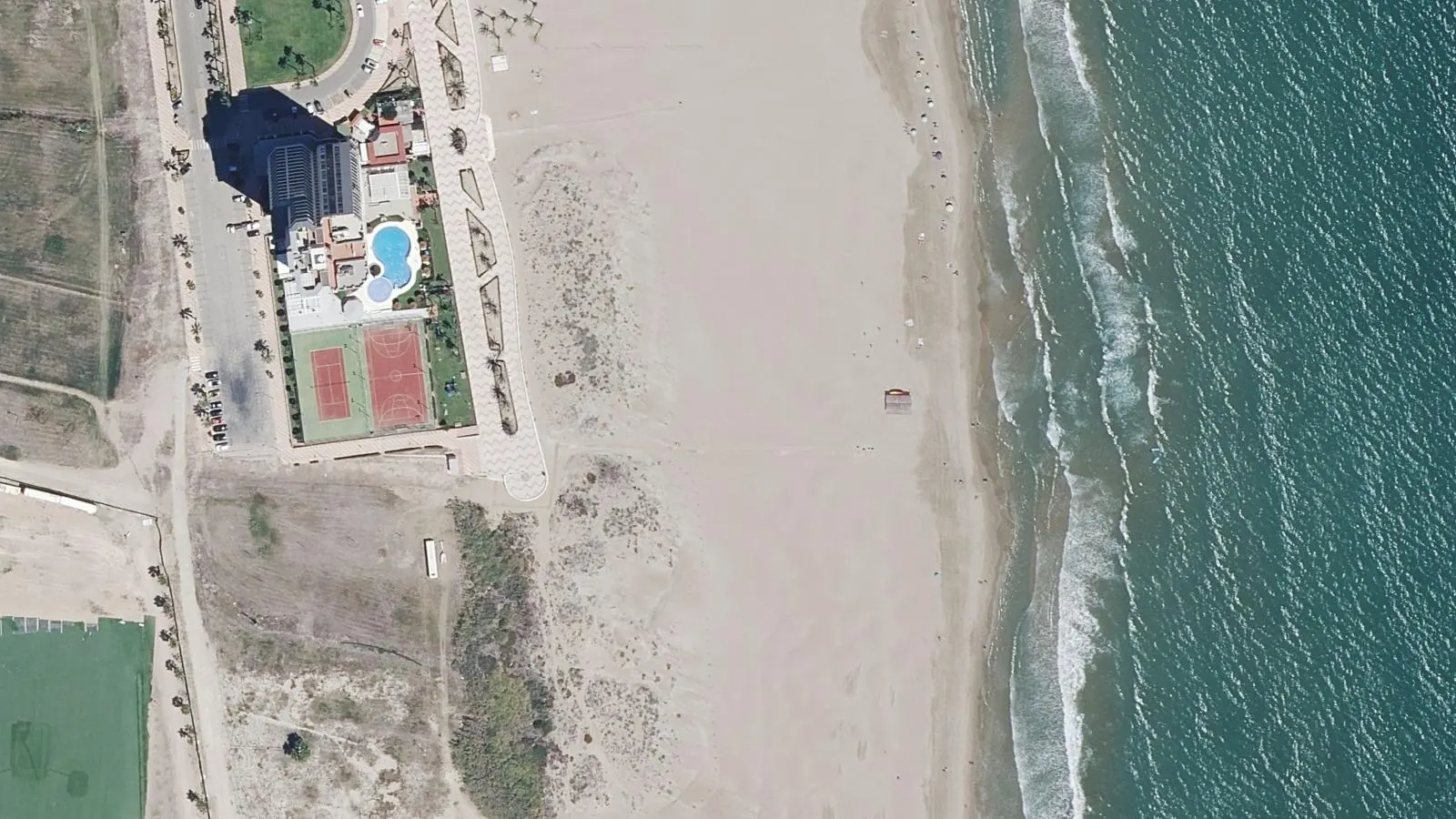 Escollera, Cullera, Spain - Blue Flag beach