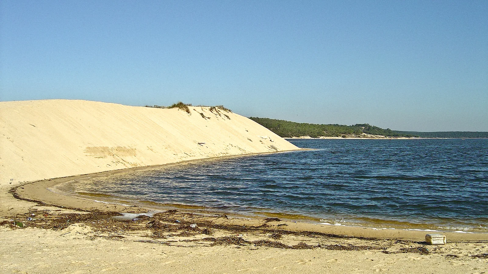 Lagoa de Albufeira-Mar, Sesimbra, Portugal - Blue Flag beach