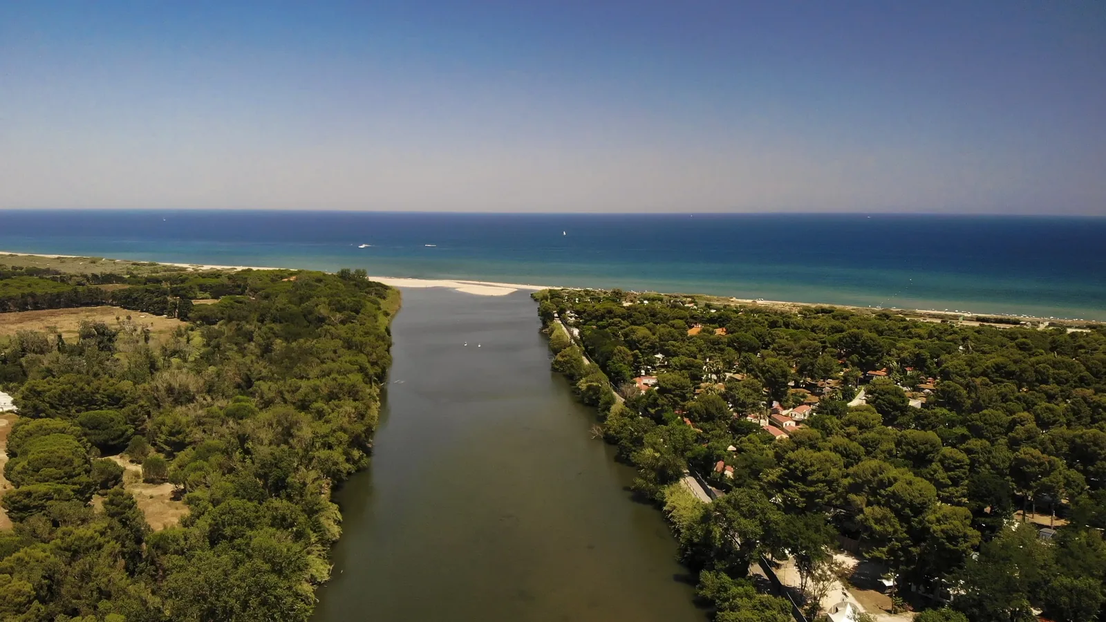 Plage du Sardinal (Nord du port), Canet-en-Roussillon, France - Blue Flag beach