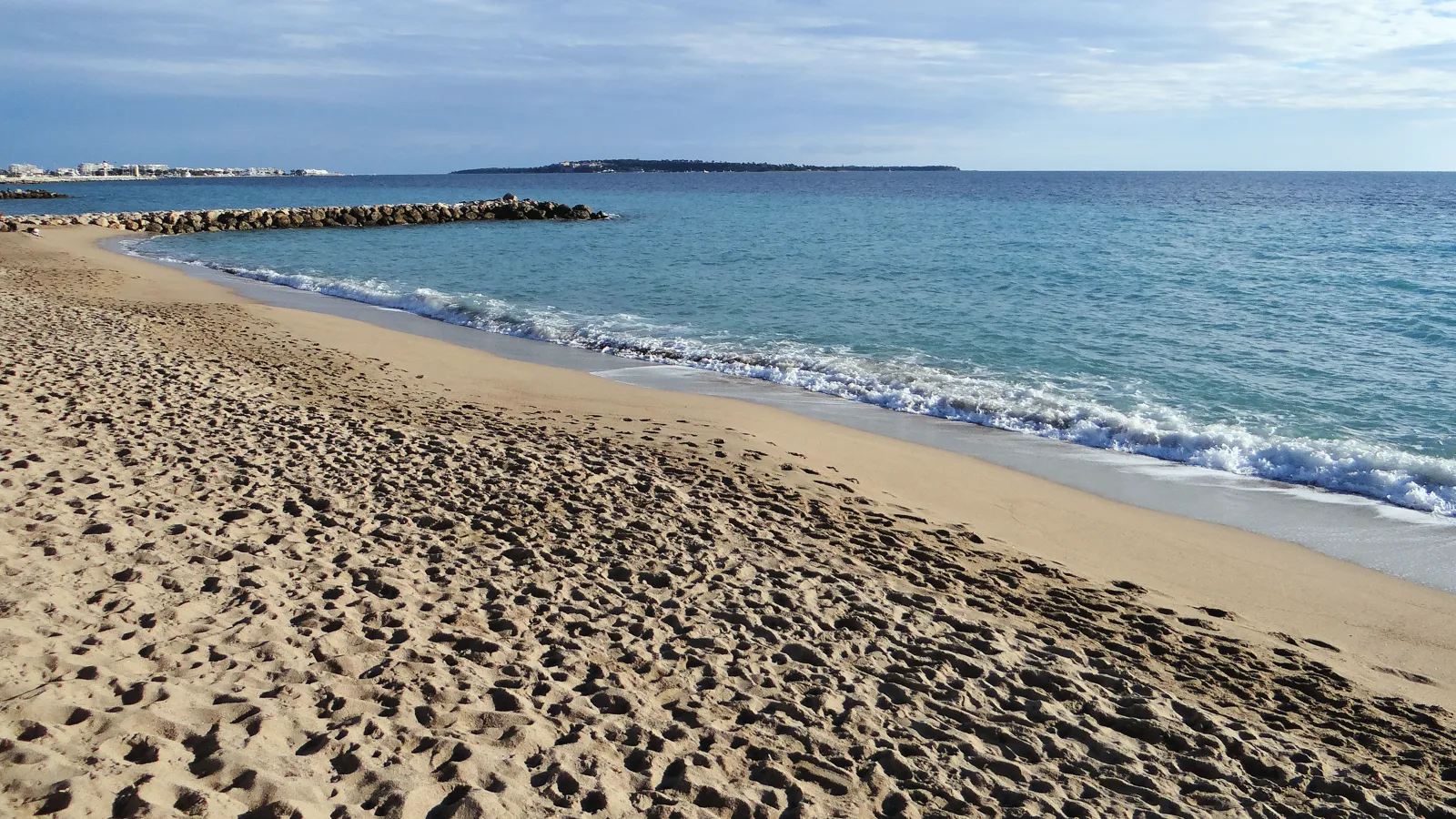 Riou (Plage de la Nadine), Cannes, France - Blue Flag beach