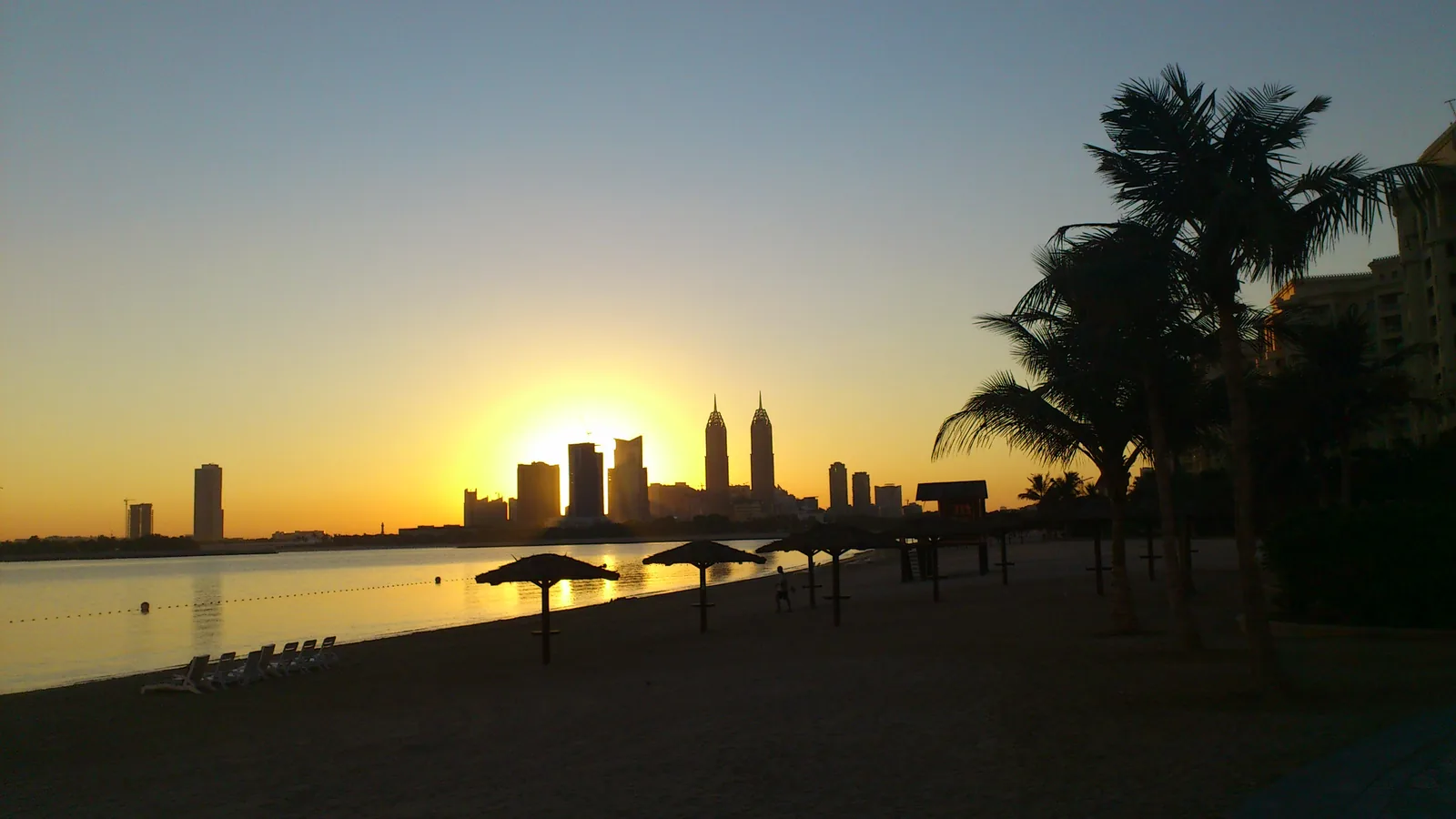 Shore Line Beach, Dubai, United Arab Emirates - Blue Flag beach
